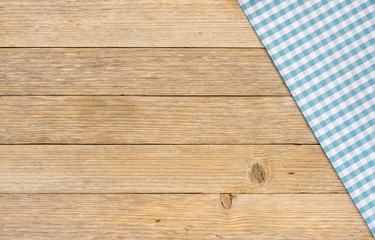 Tischtuch Blau kariert auf Holz Tafel Schild Hintergrund leer