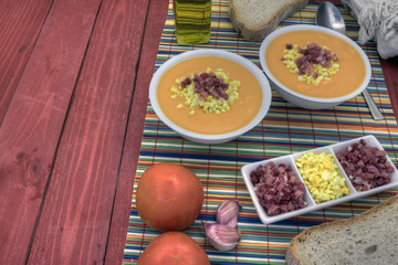 salmorejo horizontal left