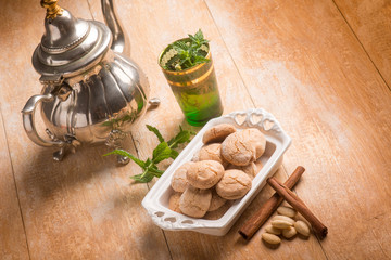 cinnamon and almonds cookie