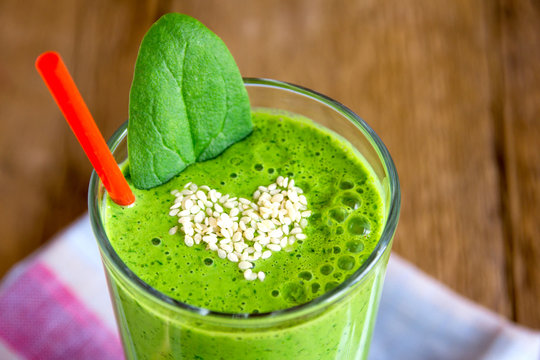 Green smoothie with heart of seeds