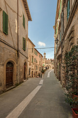 Fototapeta na wymiar Solar ancient town and the streets of the beautiful Tuscany, Ita