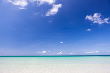 Fototapeta na wymiar Paradise sand beach on sunny day