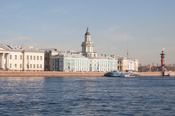 Fototapeta na wymiar Санкт-Петербург. Вид на Неву