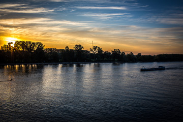 Naklejka premium Morgenrot am Rhein