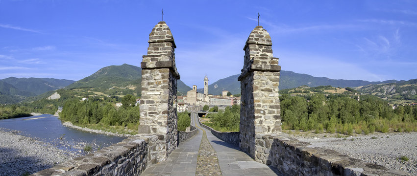bobbio in provincia di piacenza in emilia romagna in italia da visitare per turismo