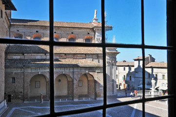 Urbino, il Duomo dal Palazzo Ducale - Marche