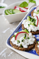 Fresh bread with cottage cheese and vegetables