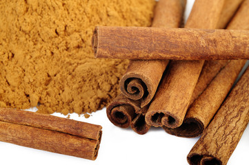 Cinnamon sticks and powder