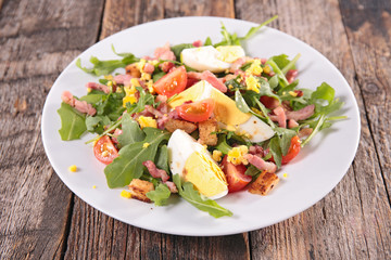 salad with egg and bacon