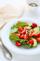 salad with strawberries