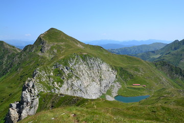 Carnia - Lago e Cima Avostanis (visto da creta Timau)