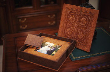 Brown natural leather classic wedding photobook and album