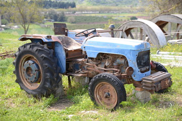 Alter Traktor © Fotolyse