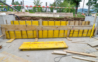 formwork for the concrete fence in a family house terrace