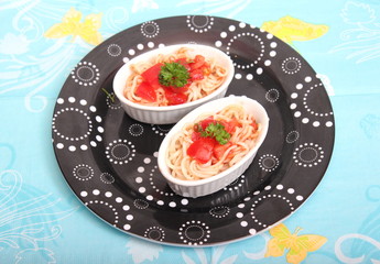 Nudeln mit Tomatensauce