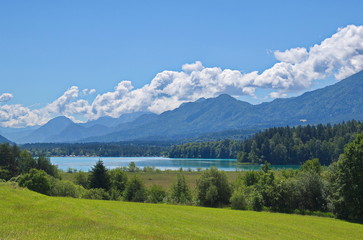 Fototapeta na wymiar Faaker See in Südkärnten / Österreich