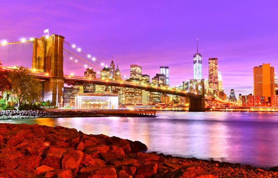 Fototapeta View of New York City at night