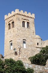 Fototapeta na wymiar Tour carrée de la citadelle d'Algajola ( Haute-Corse )