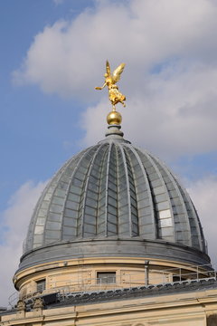 Kuppel der Kunstakademie Dresden