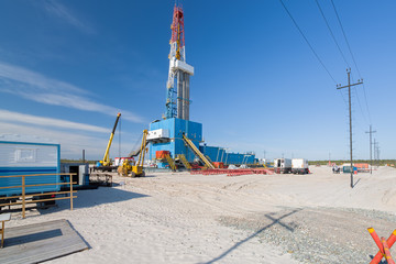 oil well for oil and gas production, installation - 88010719