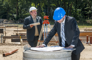 bauingenieure auf der arbeit