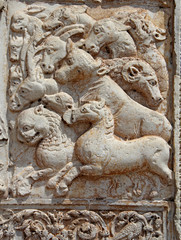 la varietà degli animali; altorilievo; Basilica di S. Zeno, Verona