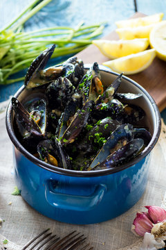 Mussels with buzara sauce 