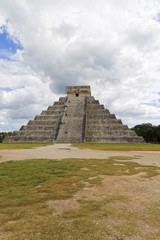 Fototapeta na wymiar Chichen Itza Mayan ruins, Mexico.