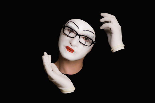 thoughtful portret of the mime