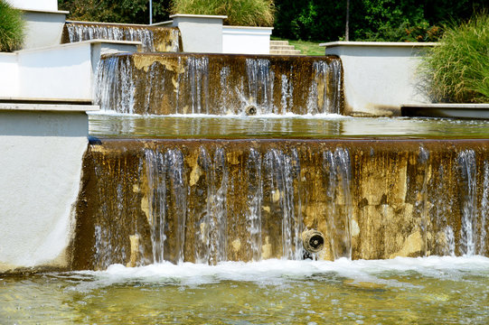 K&uuml;nstlicher Wasserfall