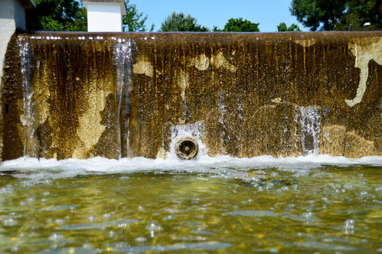 K&uuml;nstlicher Wasserfall