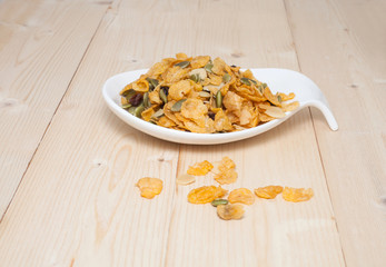 Cornflakes Caramel . Selective focus, shallow DOF