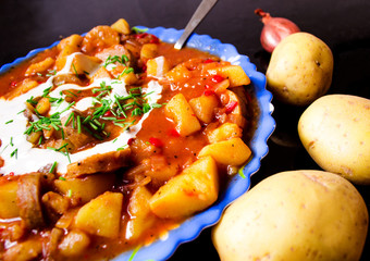 Hearty vegan potato goulash