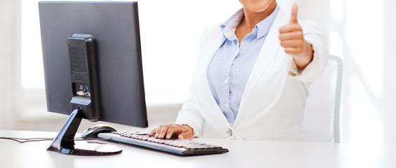 african businesswoman with computer in office