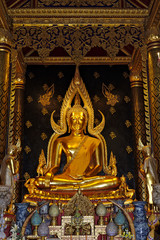 Buddha statue / Buddha statue at the Wat Phra Sri Rattana Mahathat Temple, Phitsanulok , Thailand