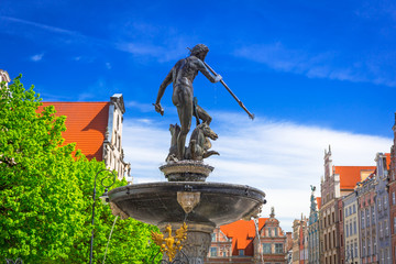 Fountain of the Neptune in old town of Gdansk, Poland © Patryk Kosmider