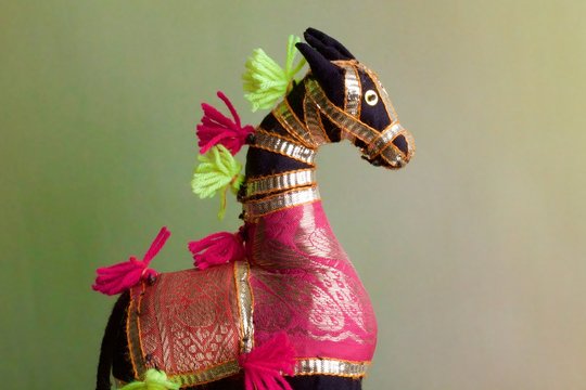 Artigianato: cavallo di pezza bardato - San Giuseppe di Sicili