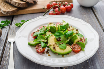 Avocadon salad