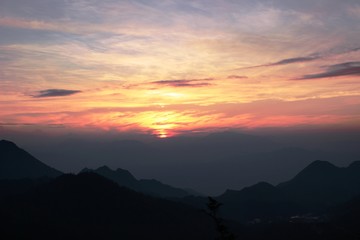 夏山の夕陽/標高２０００ｍ以上からの夏山の夕陽