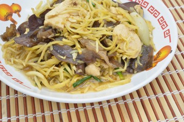 Stir fried chicken with ginger and mixed vegetables