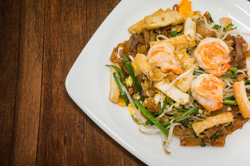 Delicious Thai stir-fried rice noodles