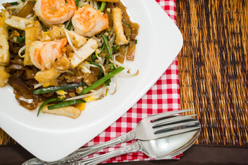 Delicious Thai stir-fried rice noodles