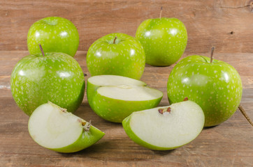 Fototapeta na wymiar Fresh green apples