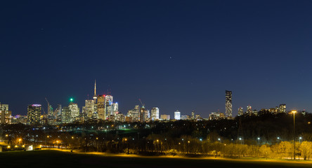Fototapeta na wymiar Toronto Panoramic at Dusk