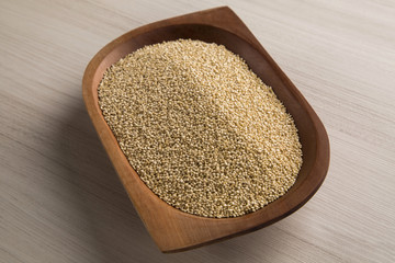Portion of uncooked Quinoa and wey protein