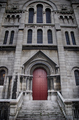 Fototapeta na wymiar Door ,Basilique du Sacre Coeur in Paris, France