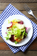Salad with beet and onion