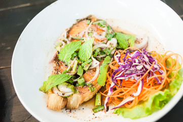 Spicy salmon salad