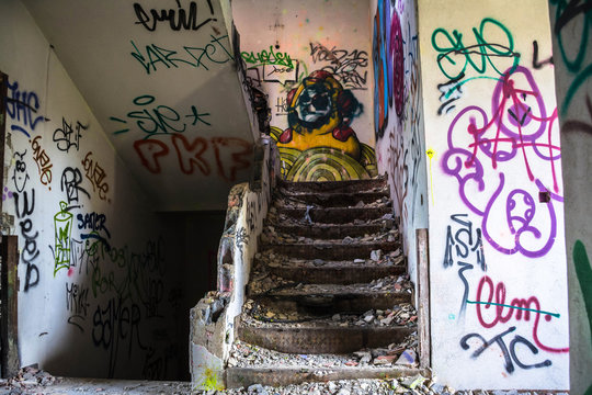 cage d'escalier en ruine