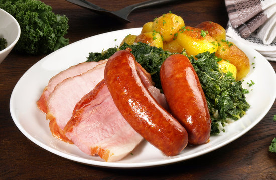 Gr&uuml;nkohl mit Kassler, Speck und Kartoffeln